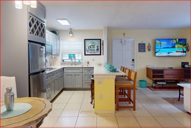 11440 1ST STREET E 6, Treasure Island, FL 33706