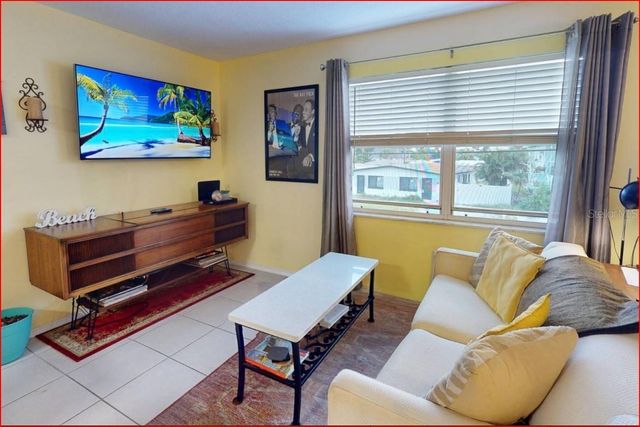 11440 1ST STREET E 6, Treasure Island, FL 33706