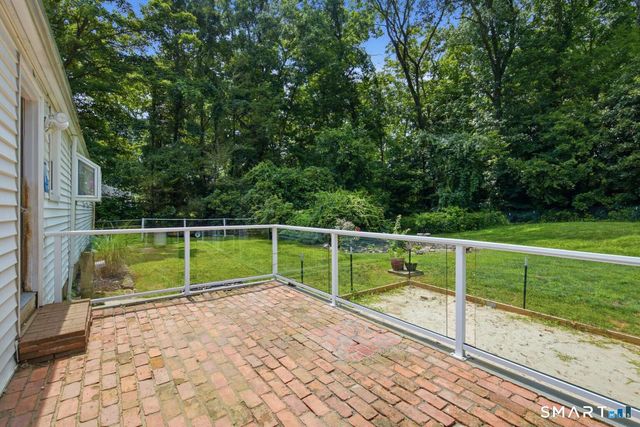 16 Ramblewood Drive, Branford, CT 06405