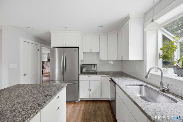 16 Ramblewood Drive, Branford, CT 06405