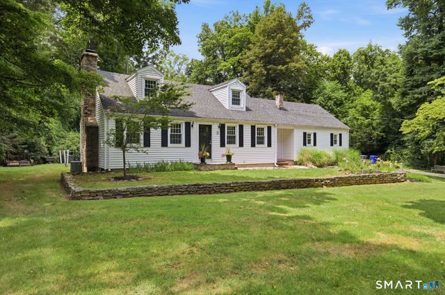 16 Ramblewood Drive, Branford, CT 06405