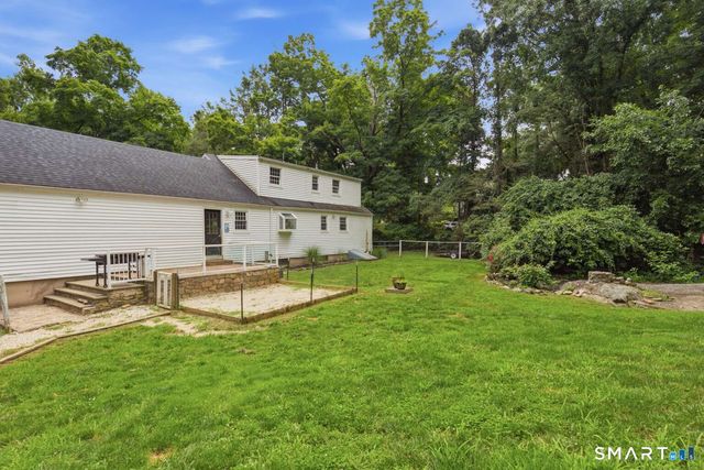 16 Ramblewood Drive, Branford, CT 06405