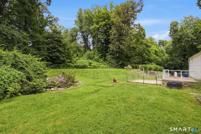 16 Ramblewood Drive, Branford, CT 06405