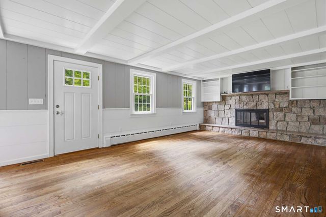 16 Ramblewood Drive, Branford, CT 06405
