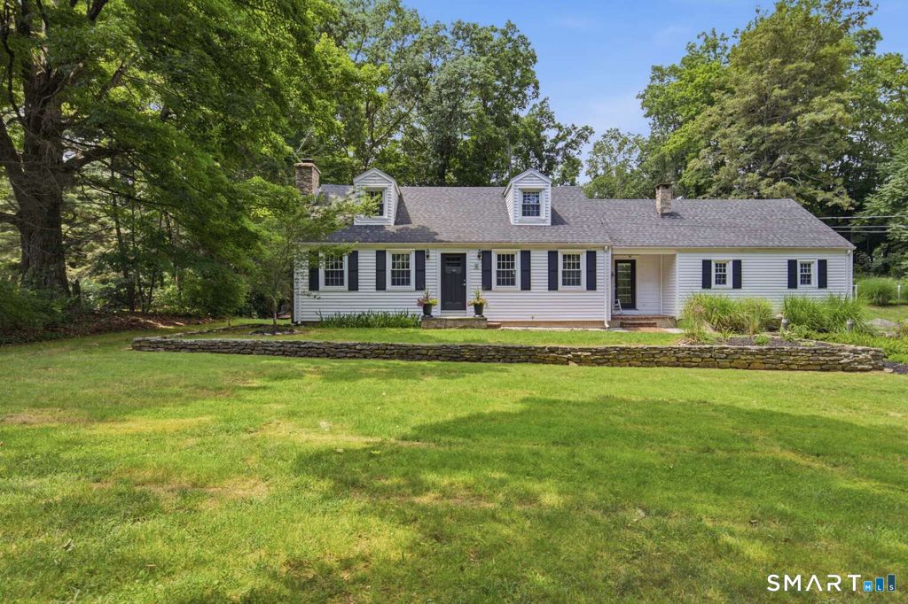 16 Ramblewood Drive, Branford, CT 06405