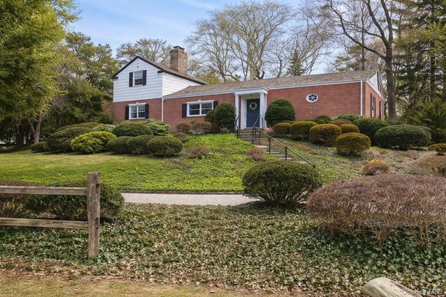 16 Mary Lane, Roslyn Harbor, NY 11548