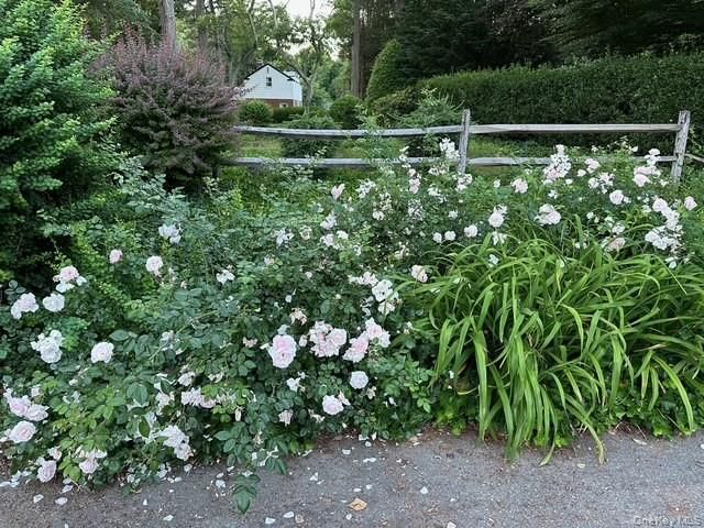 16 Mary Lane, Roslyn Harbor, NY 11548