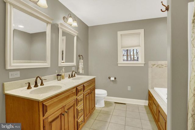 5 MADISON CIRCLE, Carlisle, PA 17015