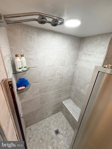 2847 CHABLIS CIR, Woodbridge, VA 22192