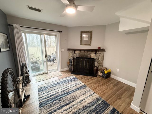 2847 CHABLIS CIR, Woodbridge, VA 22192