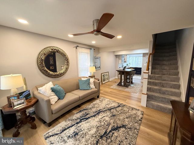 2847 CHABLIS CIR, Woodbridge, VA 22192