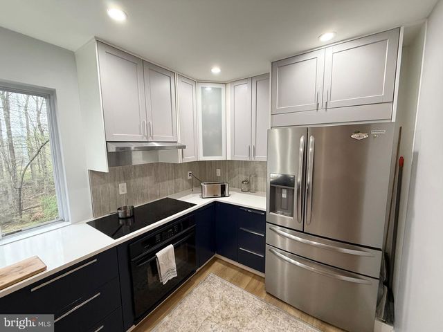 2847 CHABLIS CIR, Woodbridge, VA 22192