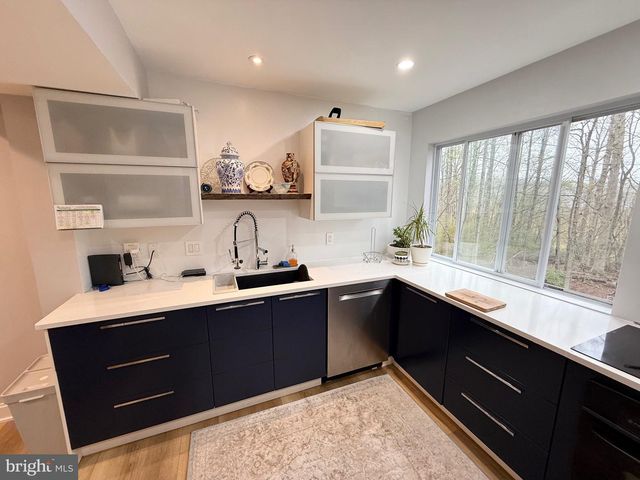 2847 CHABLIS CIR, Woodbridge, VA 22192