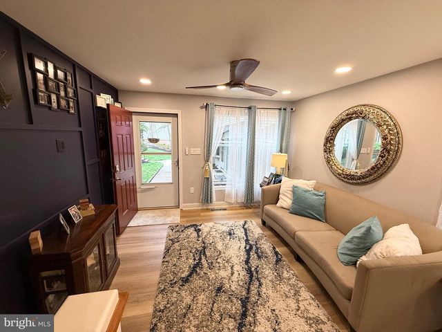 2847 CHABLIS CIR, Woodbridge, VA 22192