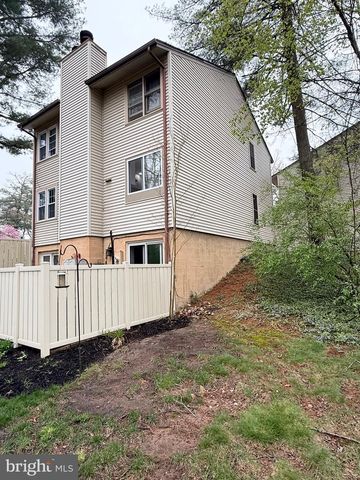 2847 CHABLIS CIR, Woodbridge, VA 22192