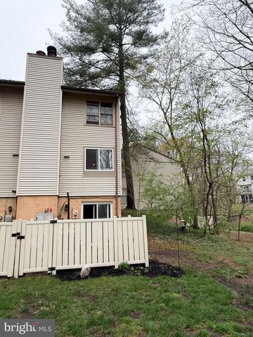 2847 CHABLIS CIR, Woodbridge, VA 22192