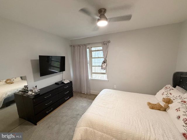 2847 CHABLIS CIR, Woodbridge, VA 22192