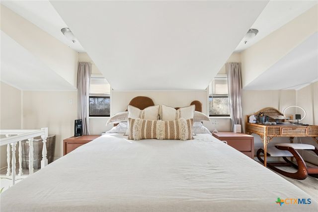 105 S Peach Street, Little River Academy, TX 76554