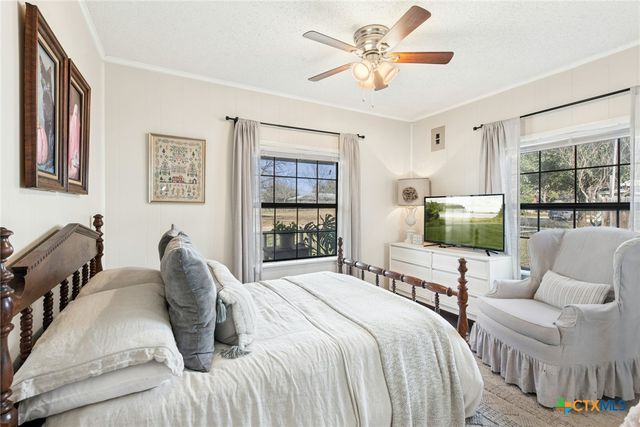 105 S Peach Street, Little River Academy, TX 76554