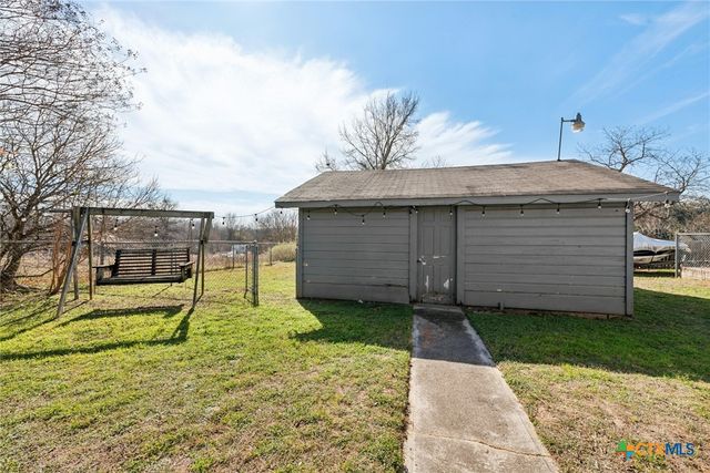 105 S Peach Street, Little River Academy, TX 76554