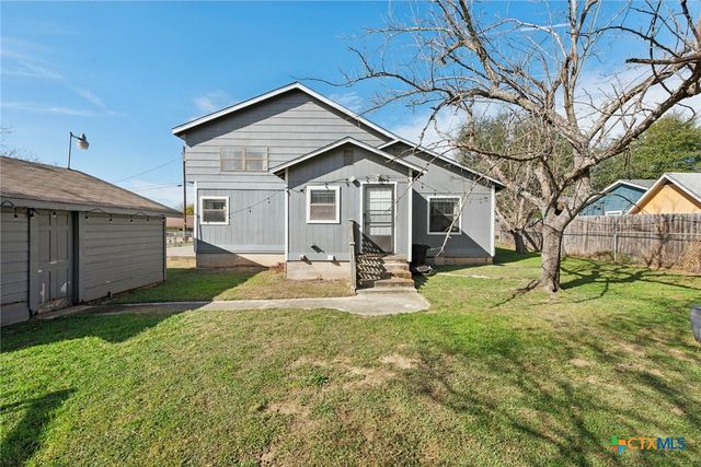 105 S Peach Street, Little River Academy, TX 76554