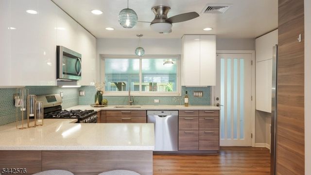 1399 Birch Hill Rd, Mountainside Boro, NJ 07092