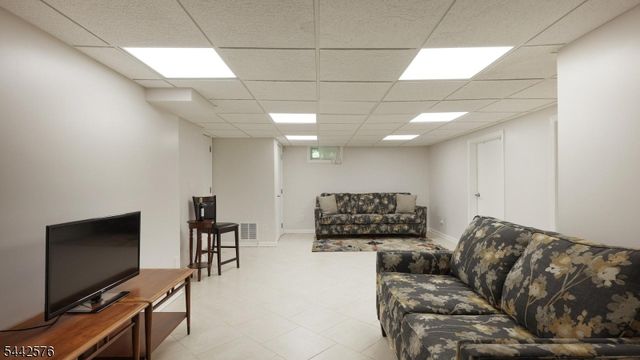 1399 Birch Hill Rd, Mountainside Boro, NJ 07092