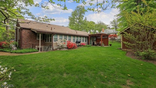 1399 Birch Hill Rd, Mountainside Boro, NJ 07092