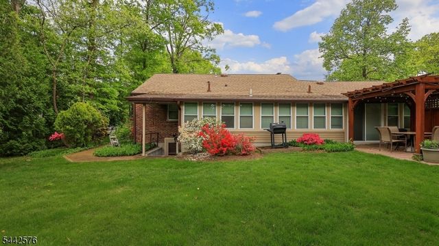 1399 Birch Hill Rd, Mountainside Boro, NJ 07092