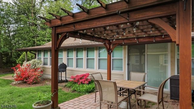 1399 Birch Hill Rd, Mountainside Boro, NJ 07092