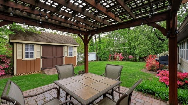 1399 Birch Hill Rd, Mountainside Boro, NJ 07092