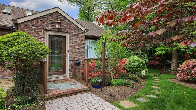 1399 Birch Hill Rd, Mountainside Boro, NJ 07092
