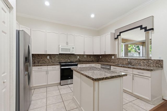 3956 Torres Circle, West Palm Beach, FL 33409