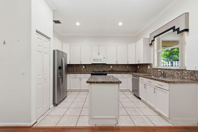3956 Torres Circle, West Palm Beach, FL 33409