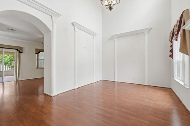 3956 Torres Circle, West Palm Beach, FL 33409