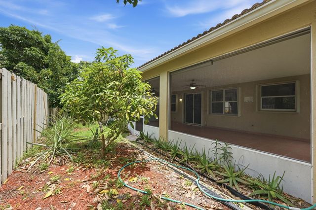 3956 Torres Circle, West Palm Beach, FL 33409