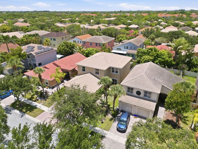 3956 Torres Circle, West Palm Beach, FL 33409
