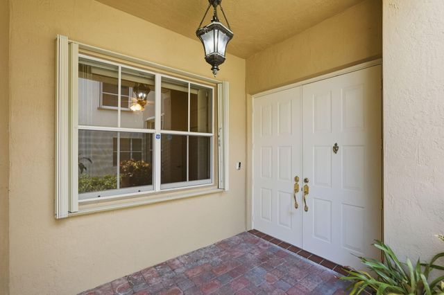 3956 Torres Circle, West Palm Beach, FL 33409