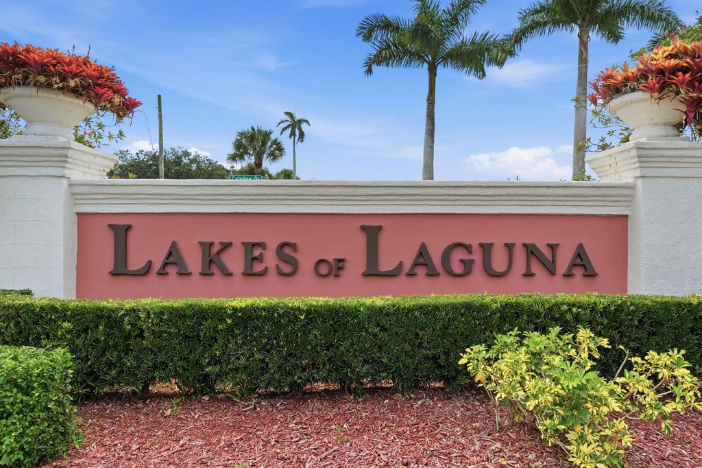 3956 Torres Circle, West Palm Beach, FL 33409