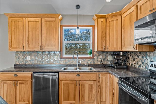 70 Me Me Lane, Reedsburg, WI 53959