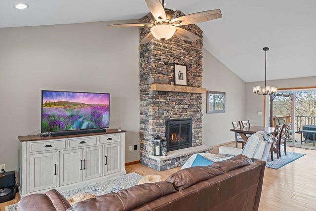 70 Me Me Lane, Reedsburg, WI 53959