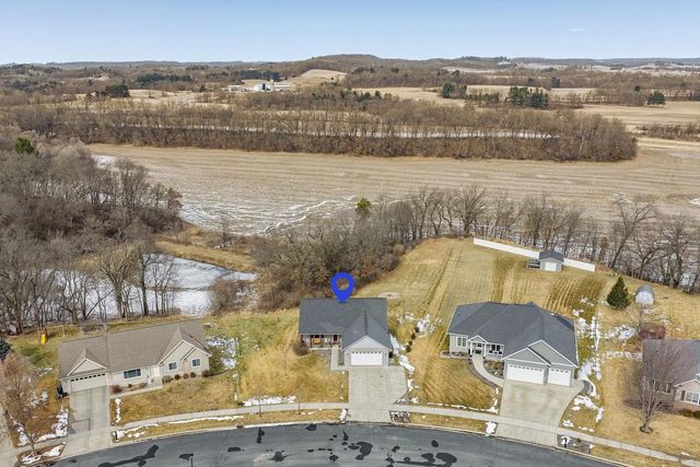 70 Me Me Lane, Reedsburg, WI 53959