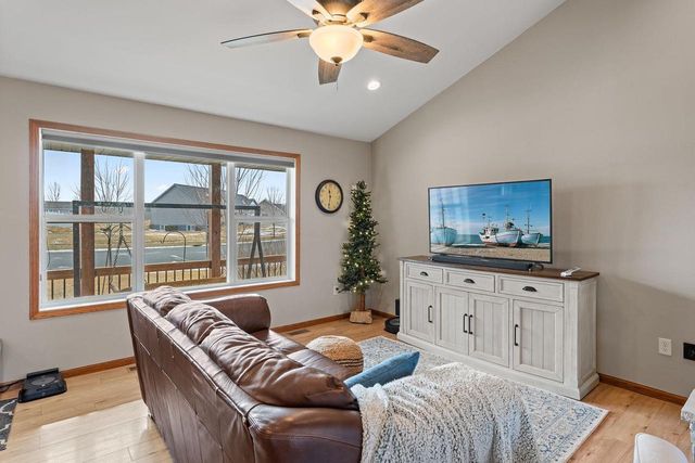 70 Me Me Lane, Reedsburg, WI 53959