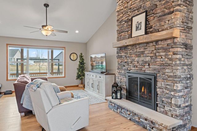 70 Me Me Lane, Reedsburg, WI 53959