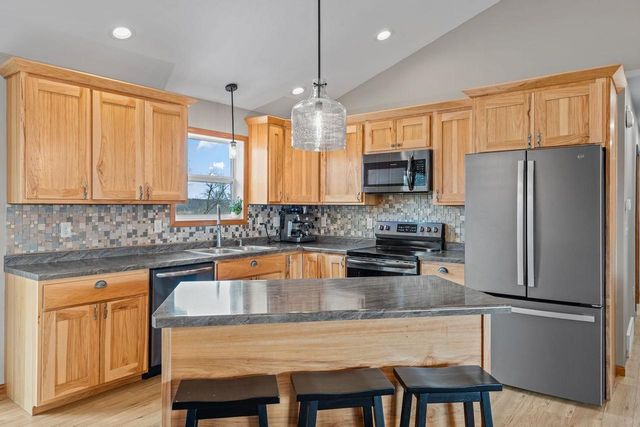 70 Me Me Lane, Reedsburg, WI 53959