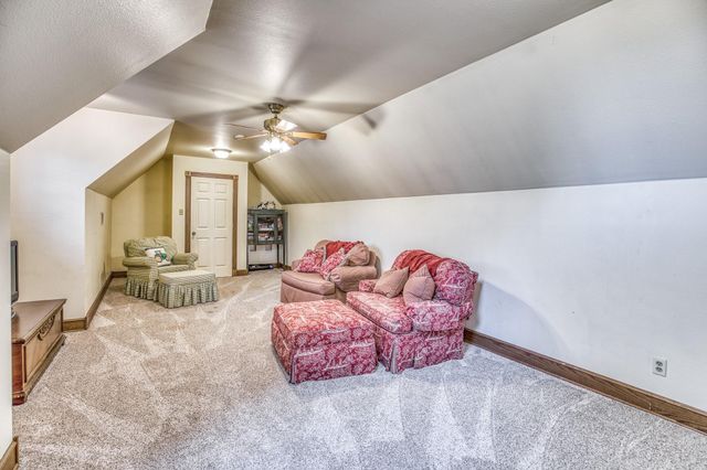 533 Bybee Road, Round Top, TX 78954