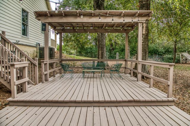 533 Bybee Road, Round Top, TX 78954