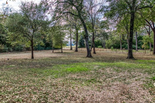 533 Bybee Road, Round Top, TX 78954