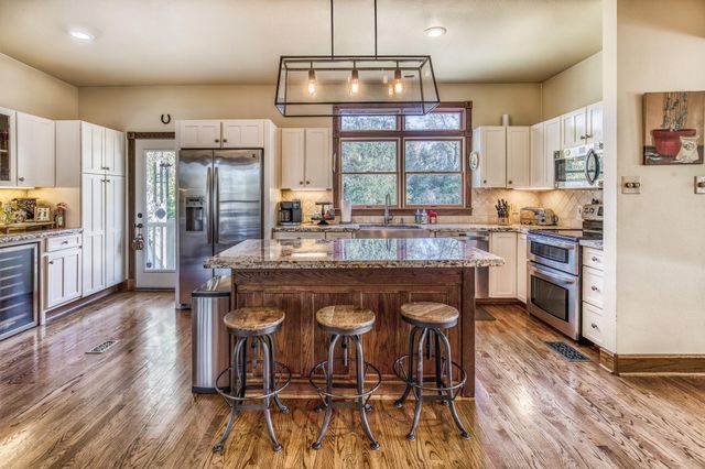 533 Bybee Road, Round Top, TX 78954