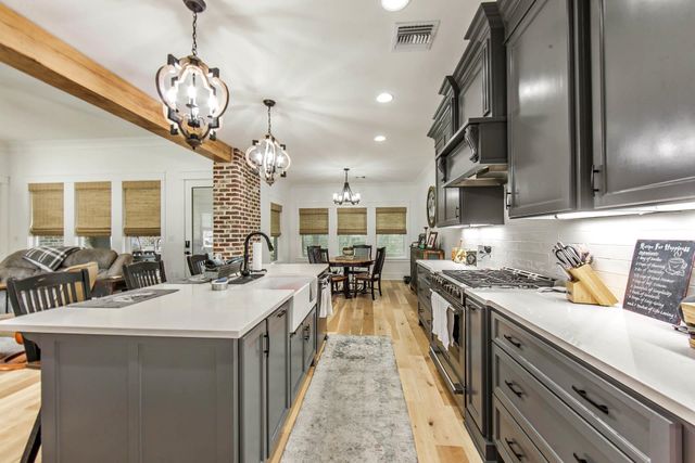 449 Glenwild Dr, Thibodaux, LA 70301